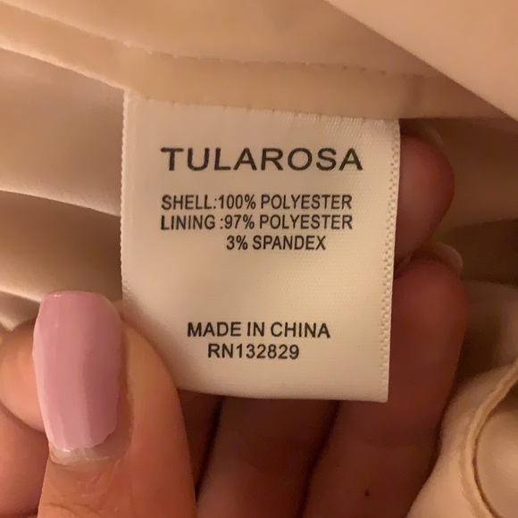 Off the shoulder Tularosa Size Medium Top - Picture 4 of 4